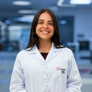 Fotografía oficial de la Dra. Catalina Echeverry Galvis, médica geriatra y gestora clínica del Instituto Méderi del Envejecimiento