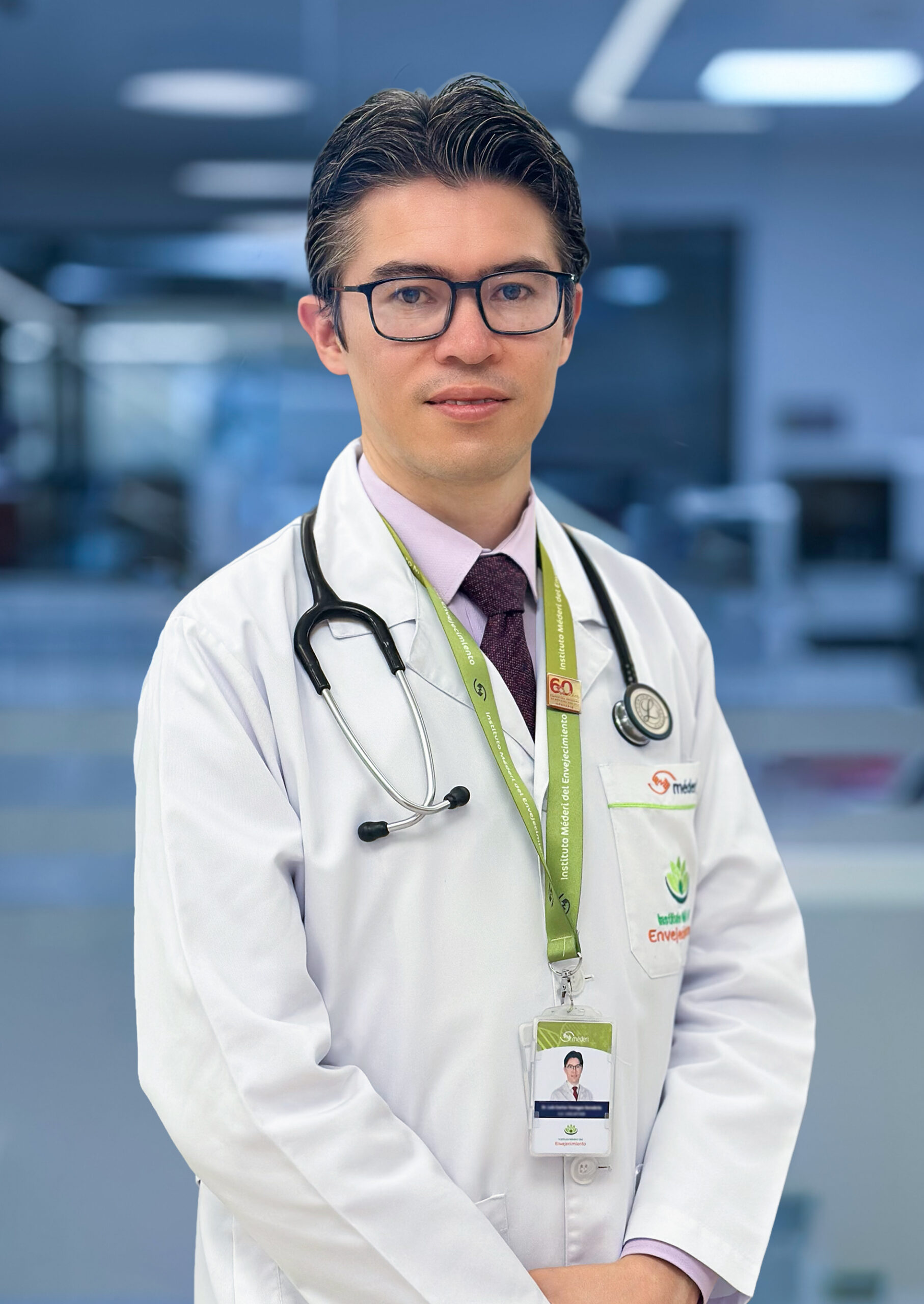 Fotografía oficial del Dr. Luis Carlos Venegas Sanabria, médico geriatra y líder del Instituto Méderi del Envejecimiento y Longevidad